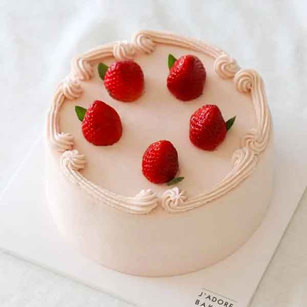 粉色草莓奶油蛋糕--爆款配方--韩国美食博主Jadore
